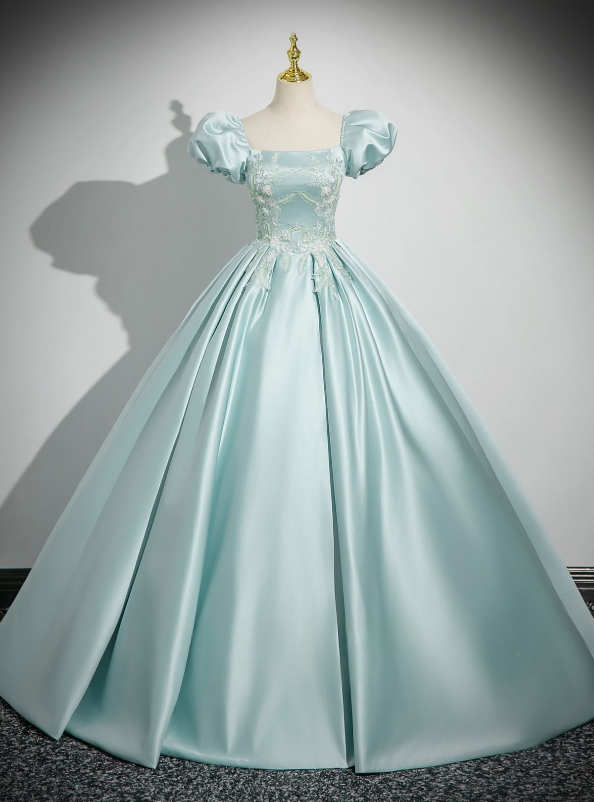 princess dresses_Blue Satin Puff Sleeve Beading Appliques Quinceanera Dress