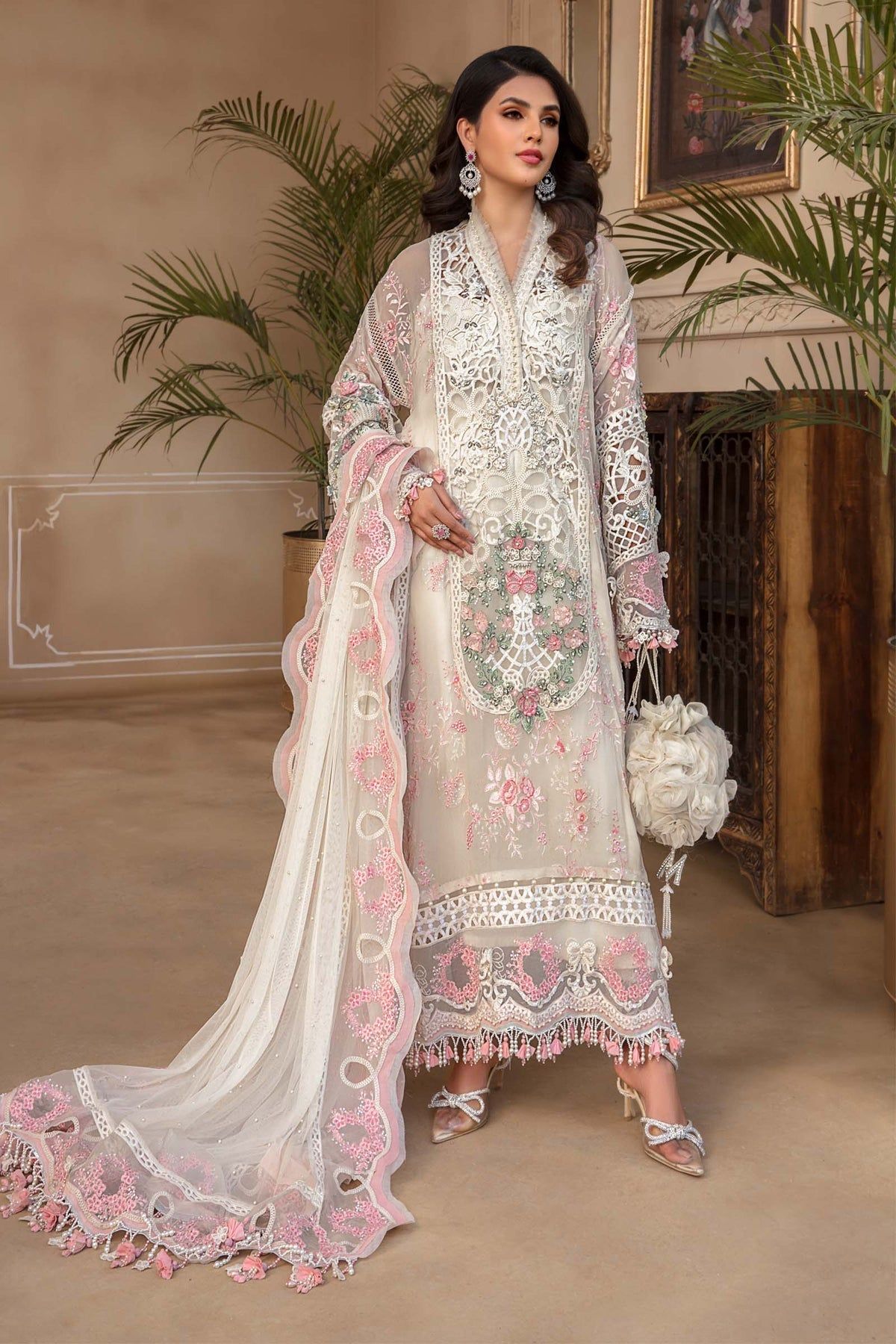 traditional dresses_Embroidered White Salwar Kameez Pakistani Party Dresses - LARGE