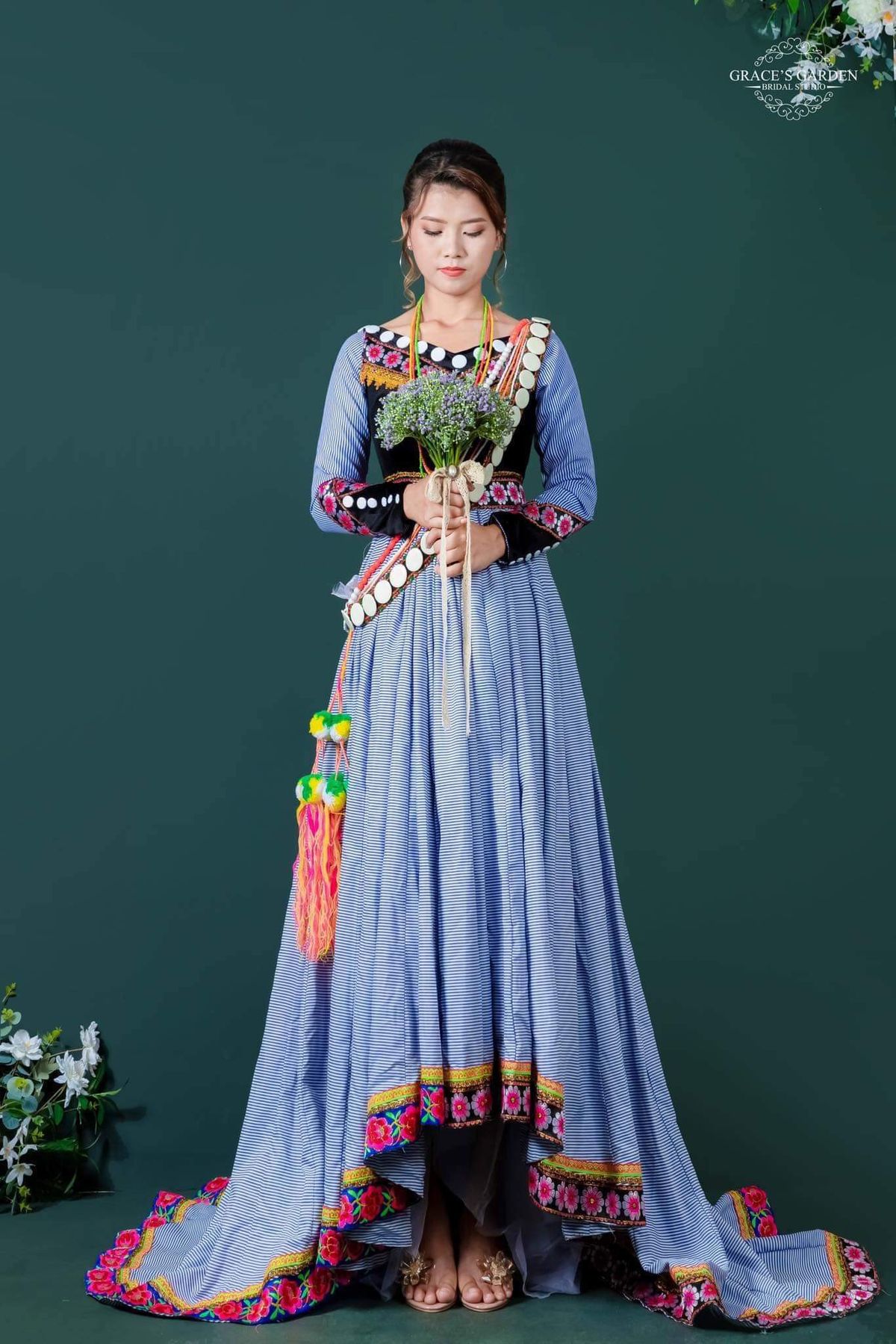 traditional dresses_Wedding dresses