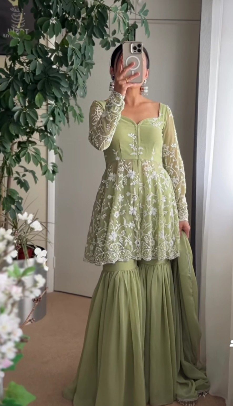 traditional dresses_Green Gharara