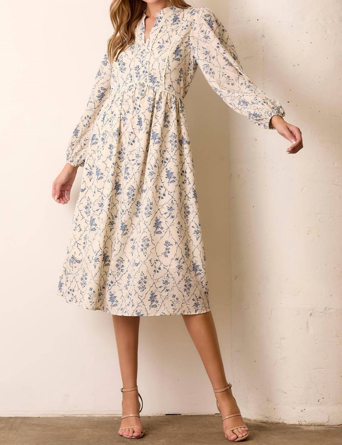 long sleeve dresses_Baevely By Wellmade - Rosie Floral V-neck Dress - XL / Cream Blue Multi