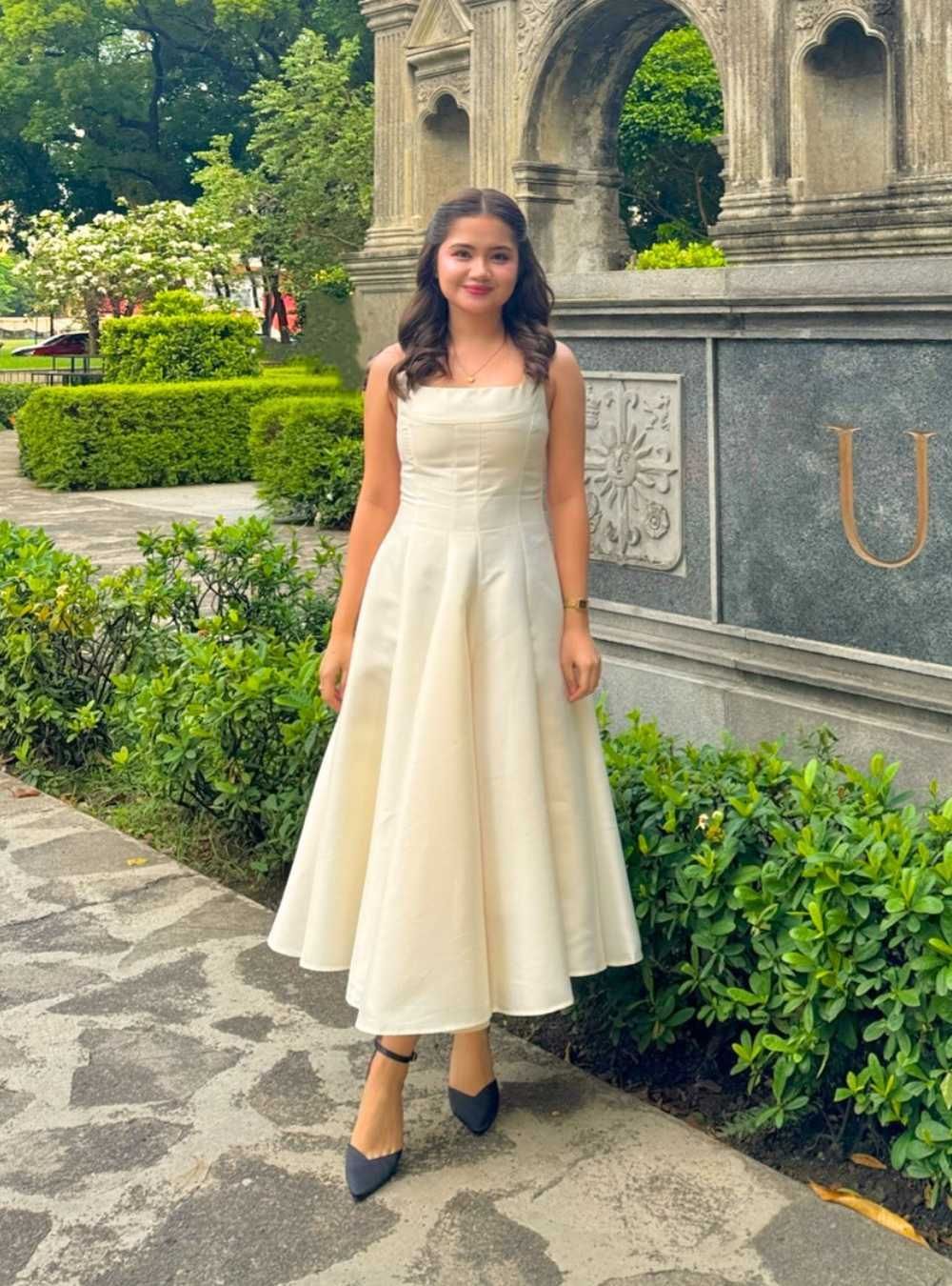 formal dresses_18 Graduation Dress Outfits That Elevate Your Biggest Day Look!