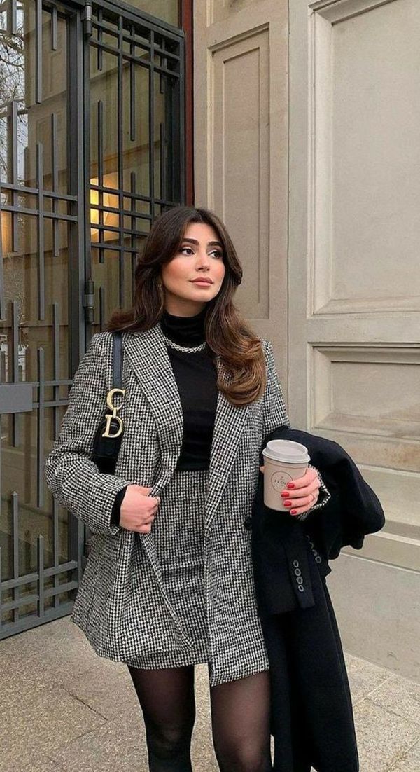 formal outfits_50 Historical Garments That Would Break The Internet If Worn Today