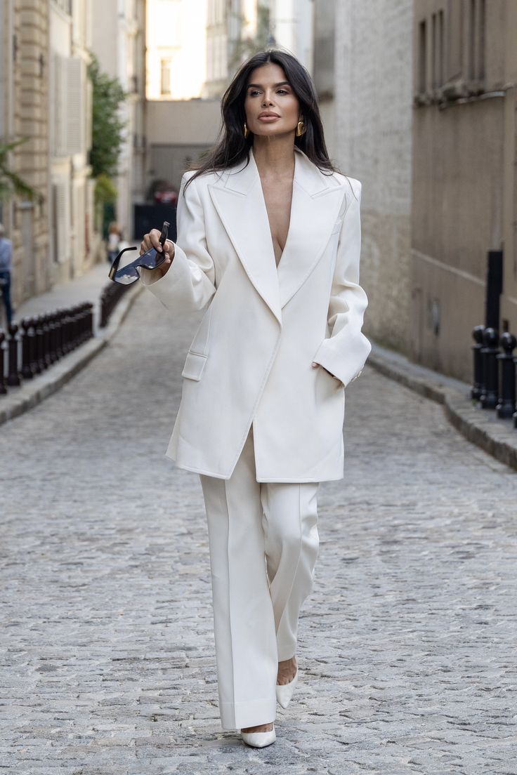 formal outfits_Victoria Barbara Giorgio Armani Prive Street Style 2022 Paris Fashion Week Women's White Dress Suit