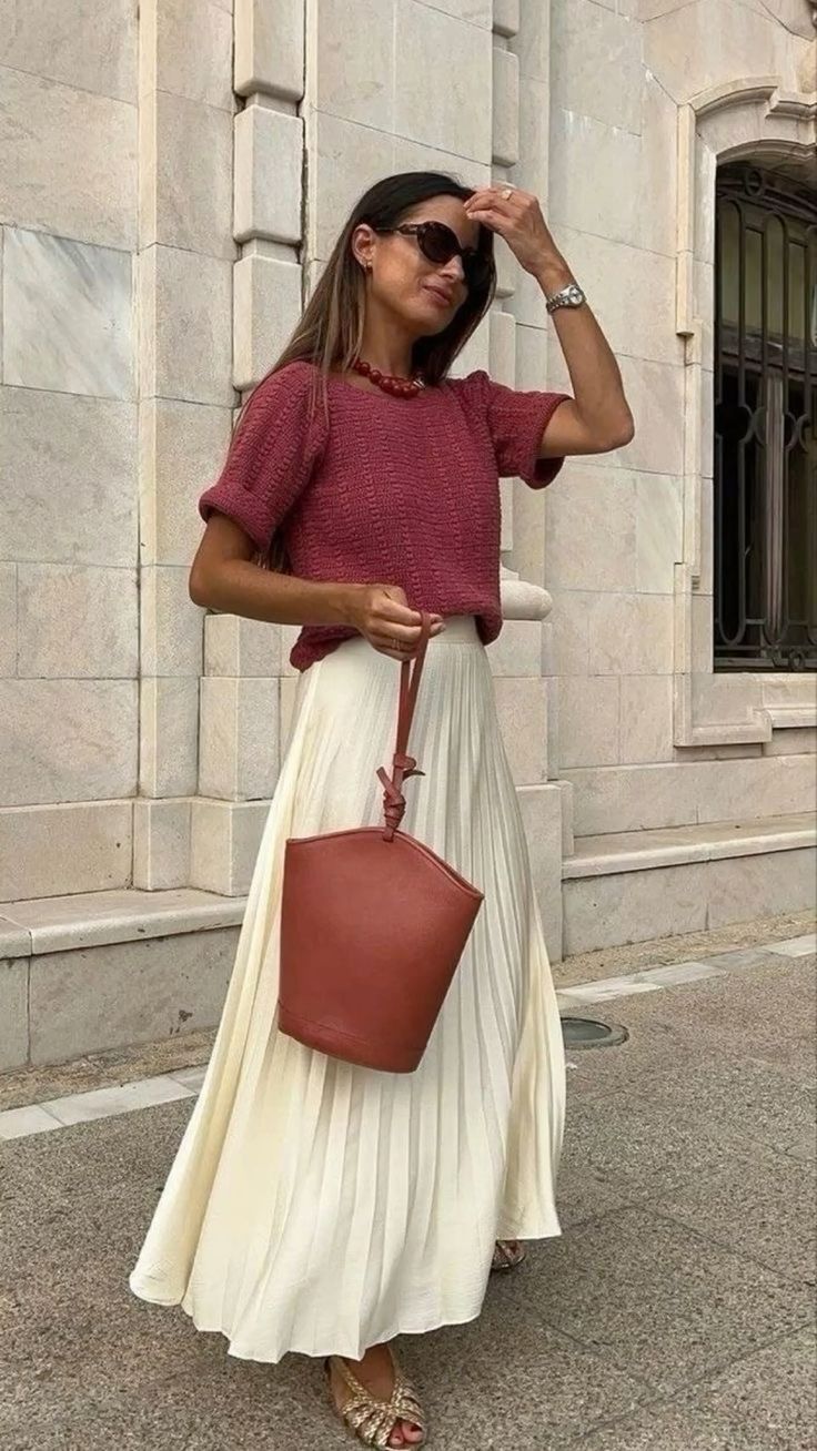 elegant outfits_How to Wear a Maxi Skirt