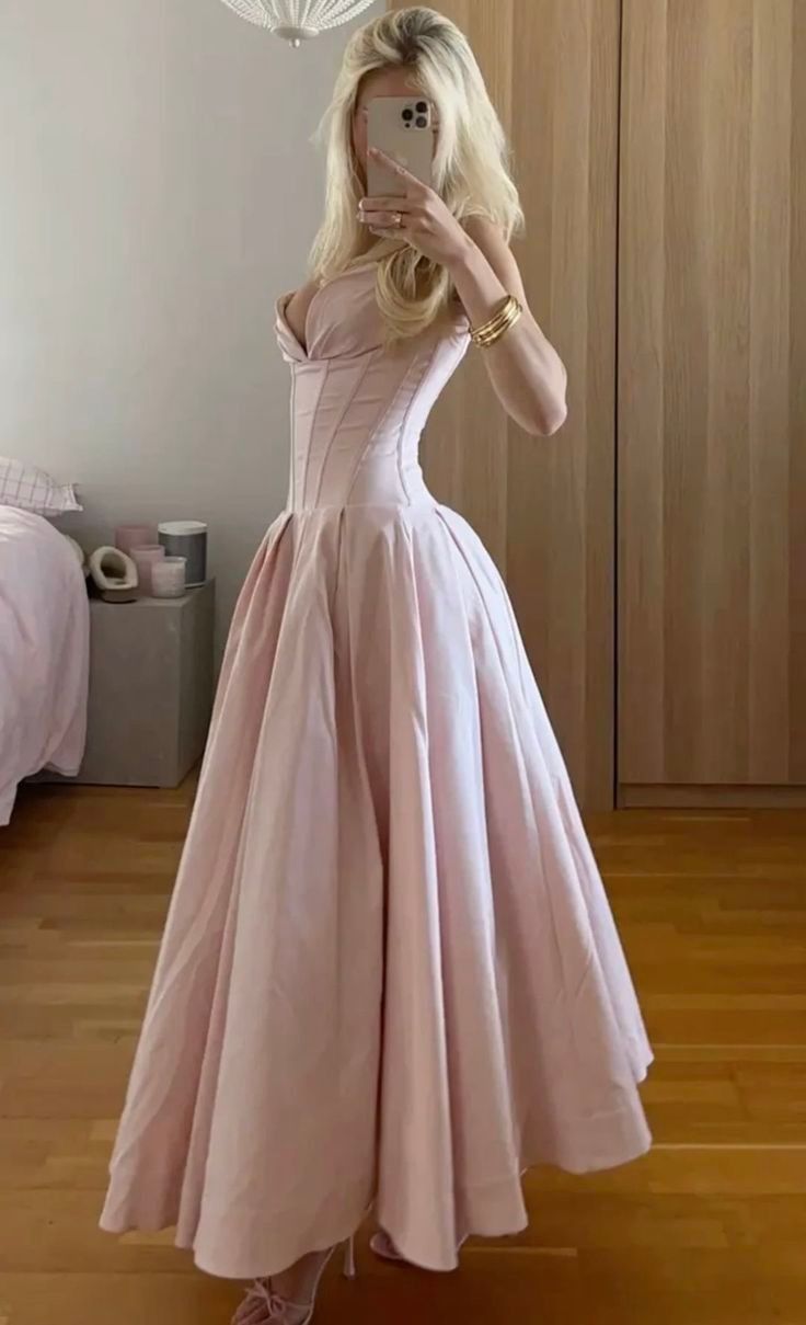 fancy dresses_31 Classy & Chic Fall Dresses To Wear To A Wedding